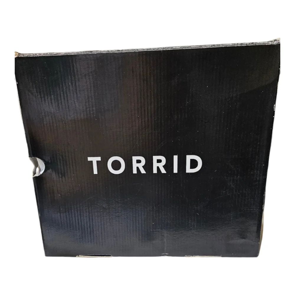 TORRID Double Strap Platform Shoe for Women in Olive - Picture 9 of 9